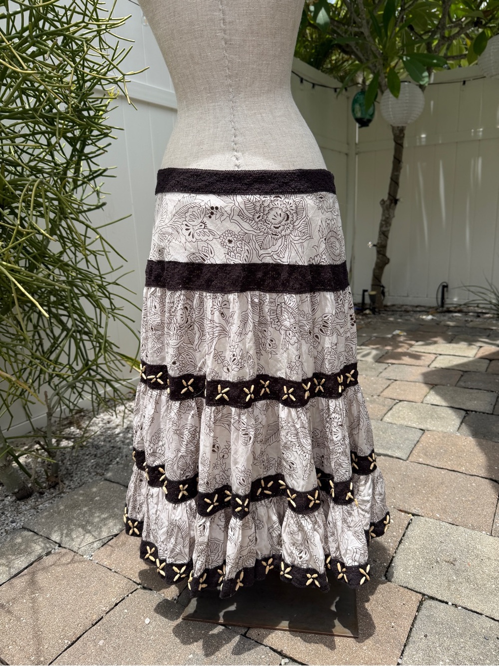 Bohemian y2k Tiered Lace-Trim Maxi Skirt - Black & Cream